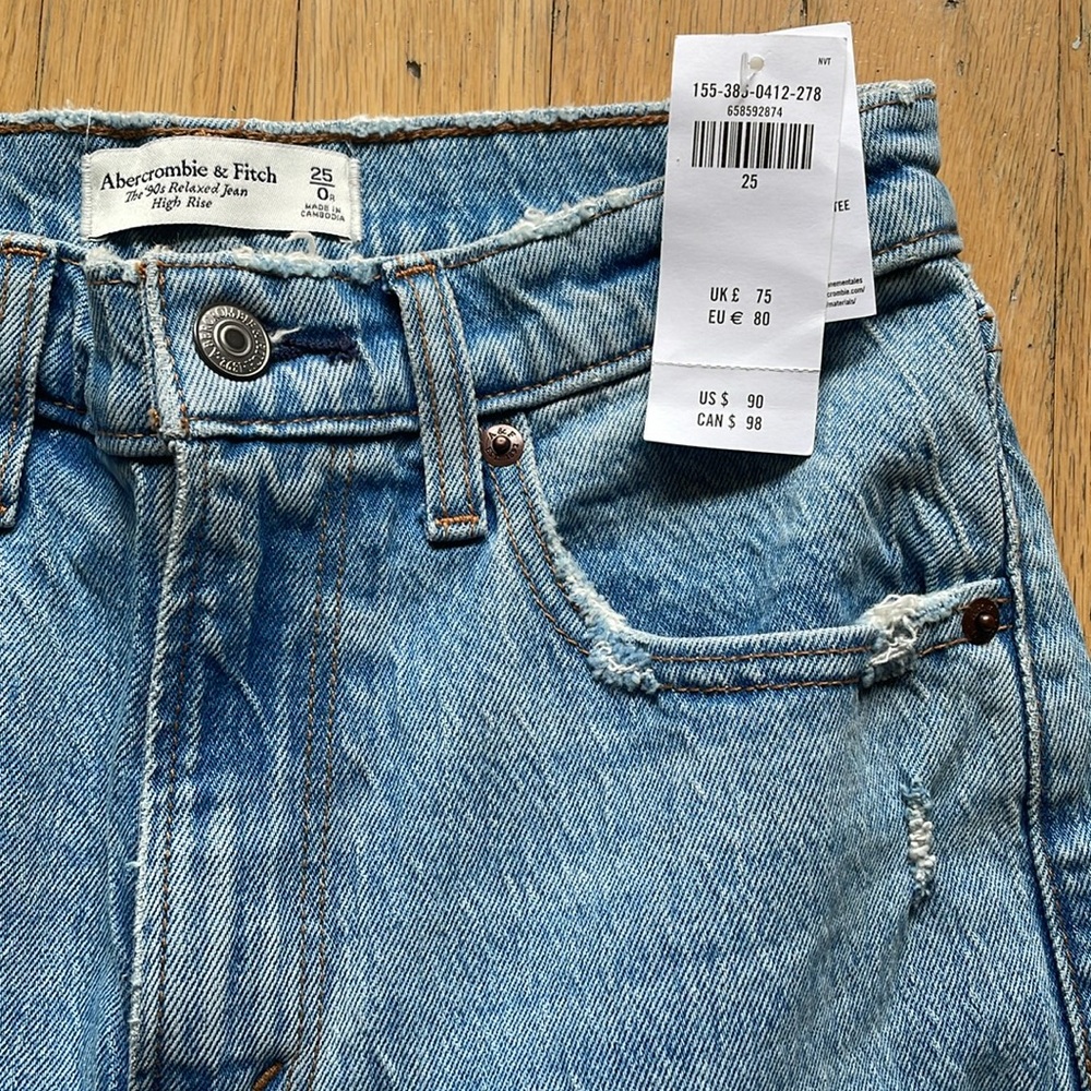 Abercrombie & Fitch High Rise 90s Relaxed Jean - Picture 12 of 15